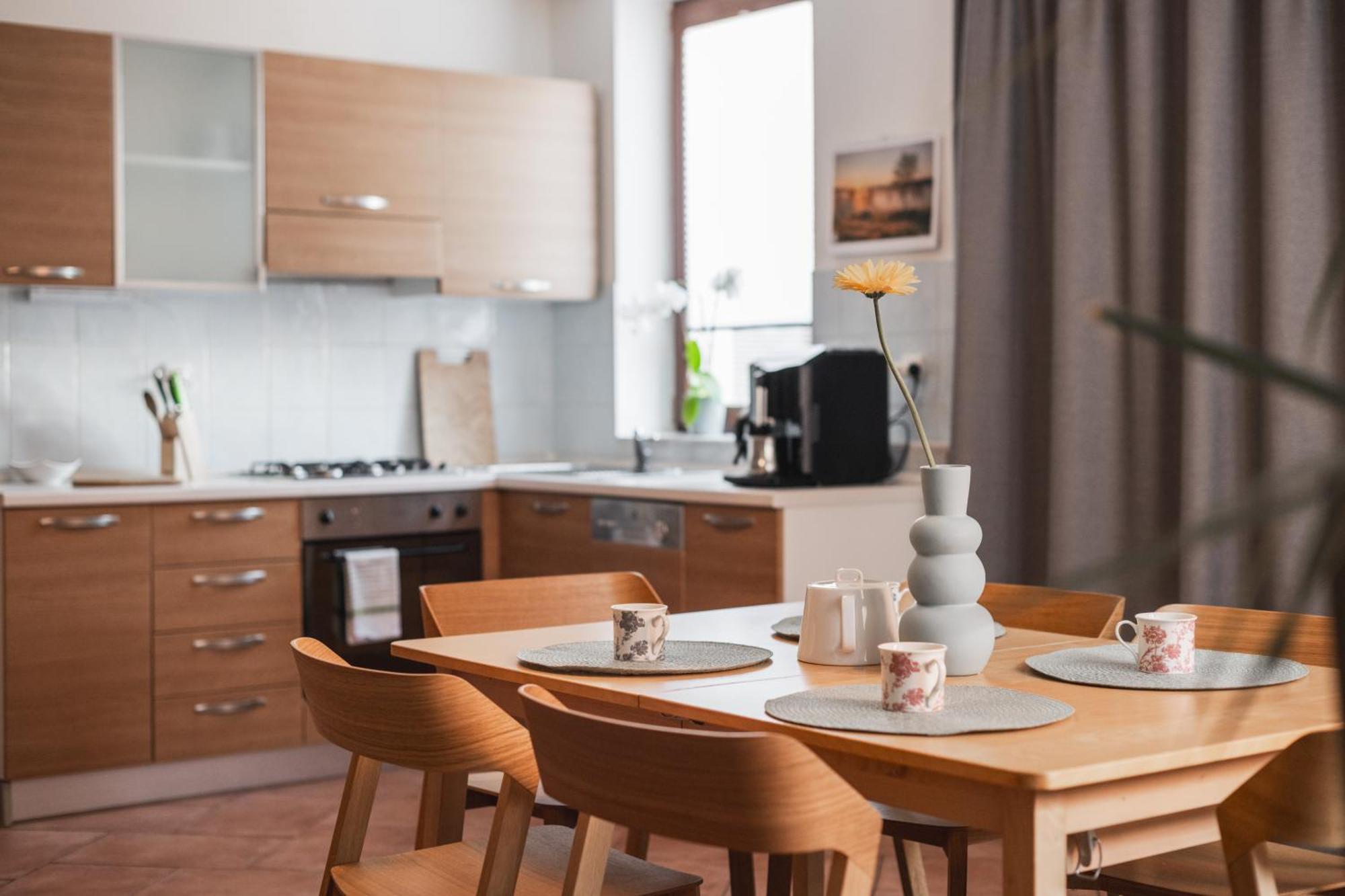 Appartamento Spacious With Huge Balcony! Praga